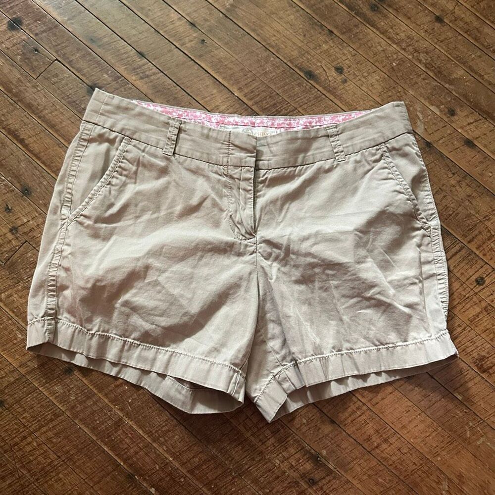 J Crew tan minimalist normcore classic size 6 chino shorts